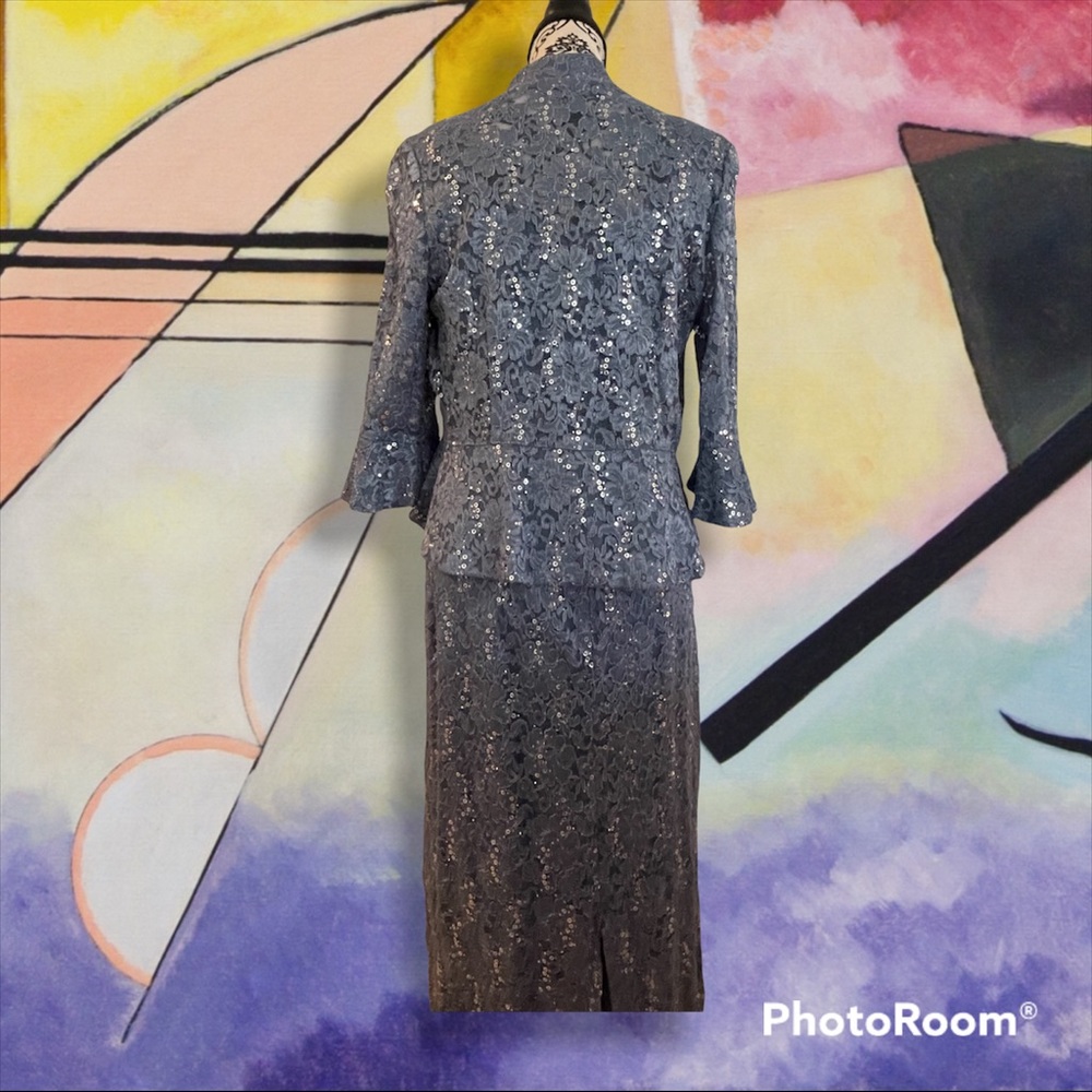 Beautiful women’s dress, size 12 - Picture 5 of 11